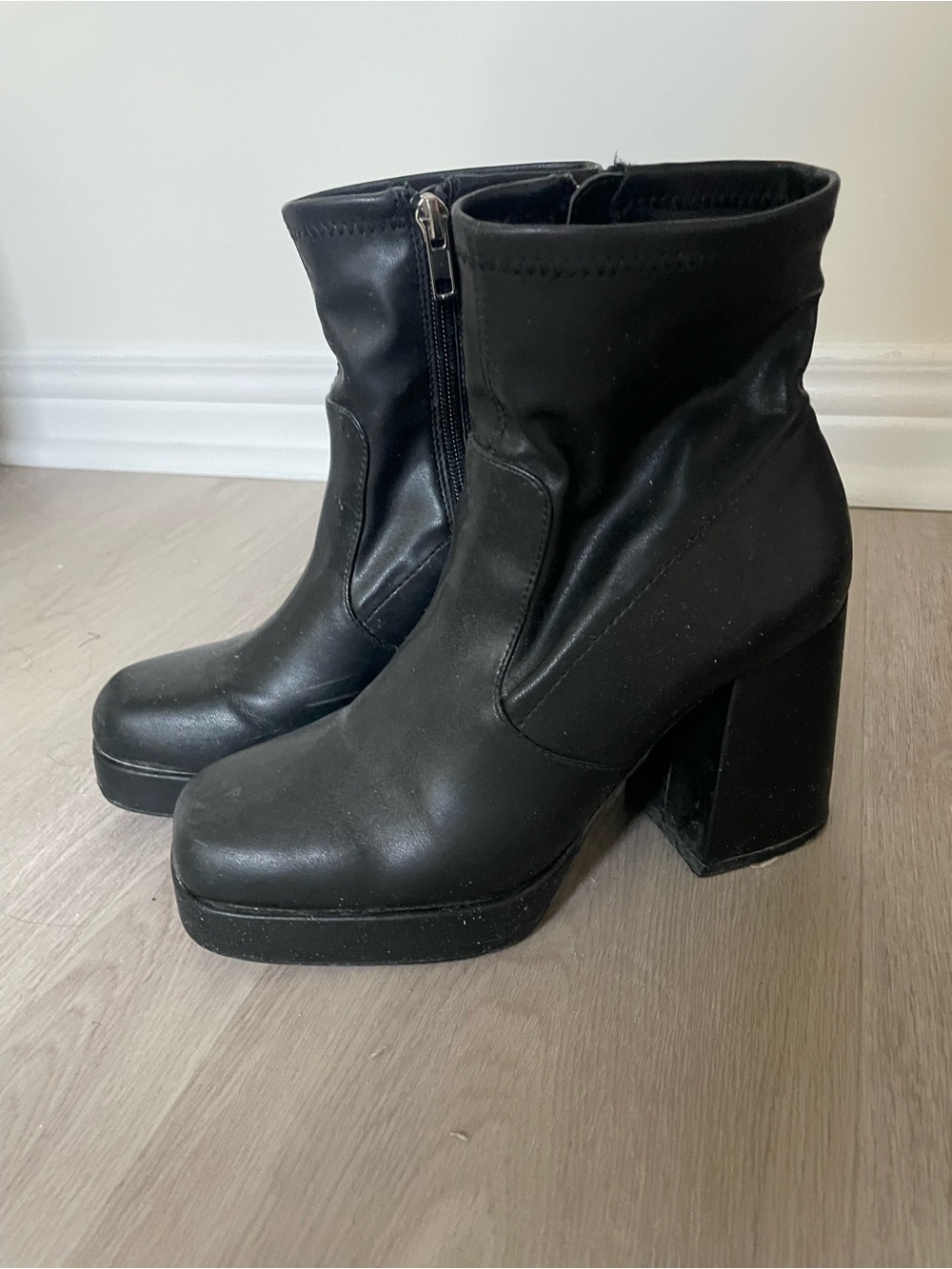 Steve Madden Fall Black Boots Chunky Platform Heels, Size 7
